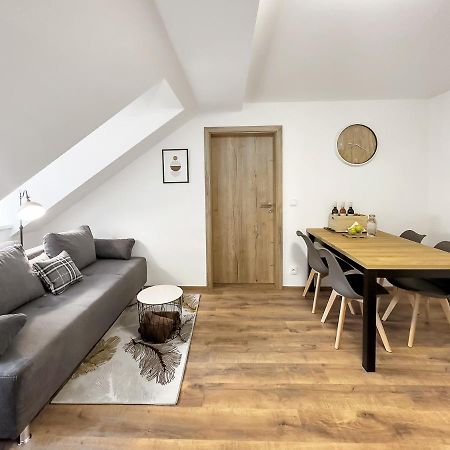 Apartment Katrin 2 การ์โลวีวารี ภายนอก รูปภาพ