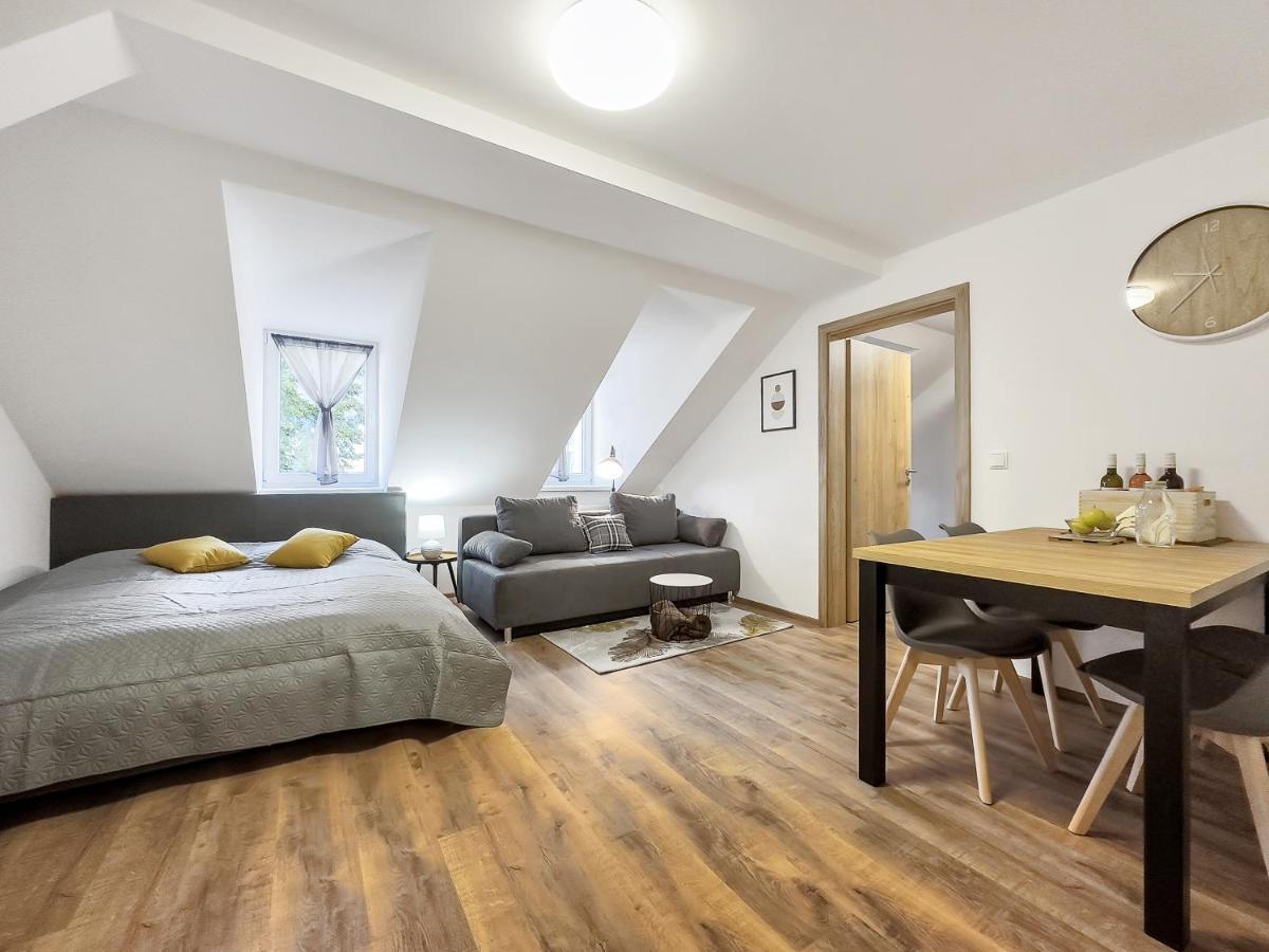 Apartment Katrin 2 การ์โลวีวารี ภายนอก รูปภาพ