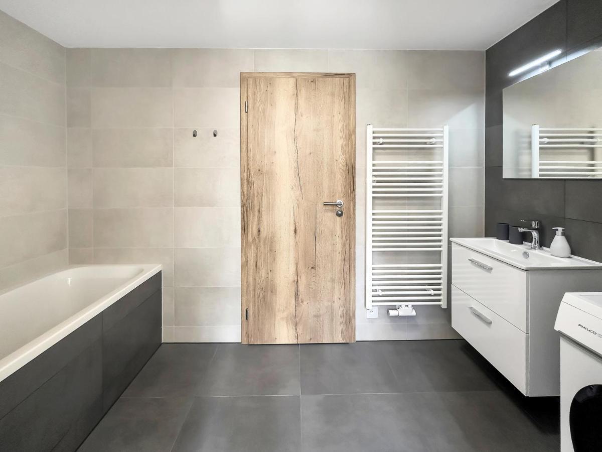 Apartment Katrin 2 การ์โลวีวารี ภายนอก รูปภาพ